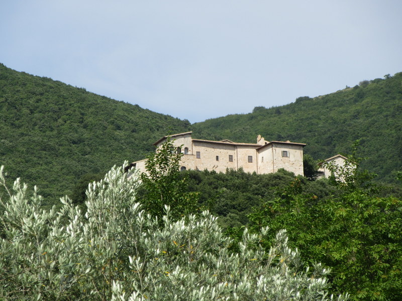 Abadía de Sassovivo: la casa construída sobre la roca